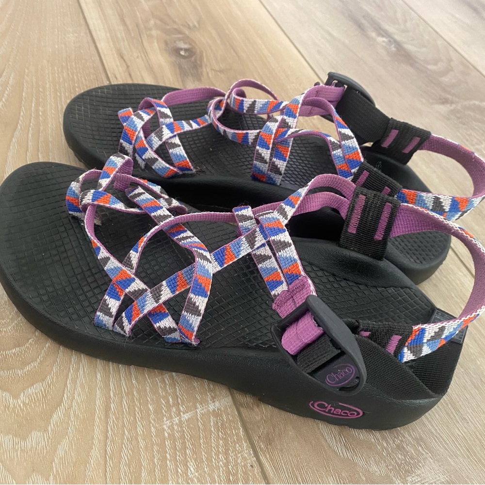 CHACO- Women's Sandals - Black and Purple Triangle design size 8